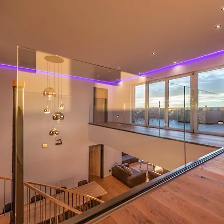 Moderne Mit Whirlpool Und Heimkino 빌라