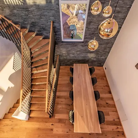 Moderne Mit Whirlpool Und Heimkino 빌라