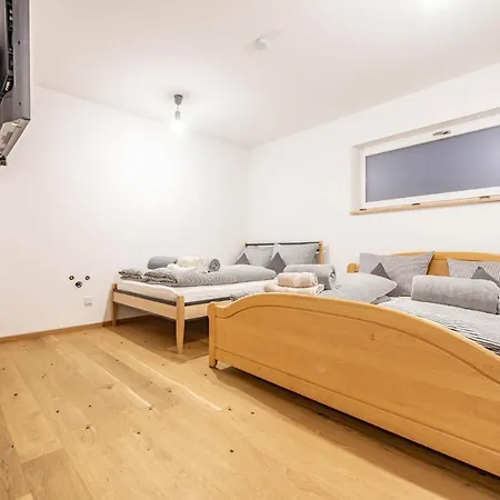 Moderne Mit Whirlpool Und Heimkino Villa Waldkirchen
