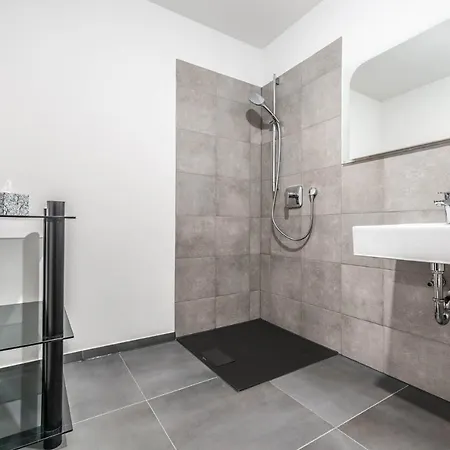 Villa Moderne Mit Whirlpool Und Heimkino