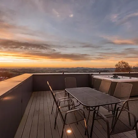 Moderne Mit Whirlpool Und Heimkino 빌라 *