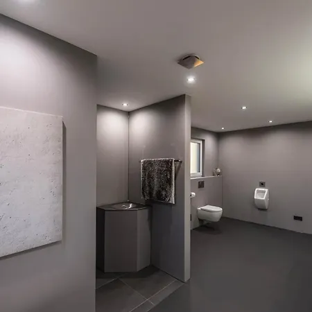 Moderne Mit Whirlpool Und Heimkino 빌라 발트키르헨