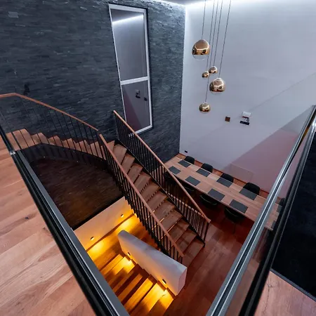 Moderne Mit Whirlpool Und Heimkino 빌라