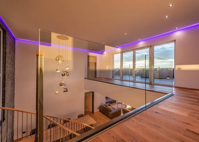 Moderne Mit Whirlpool Und Heimkino Vila