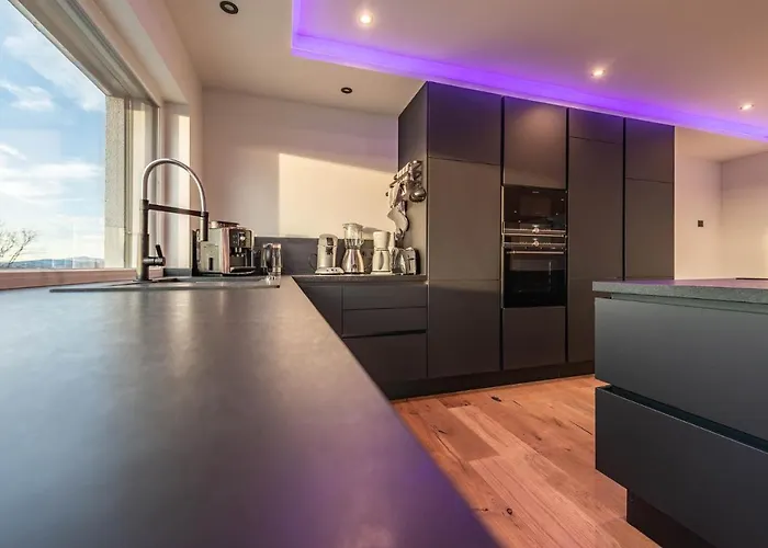 Moderne Mit Whirlpool Und Heimkino Vila *