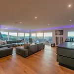 Moderne Mit Whirlpool Und Heimkino Villa Waldkirchen
