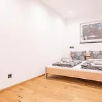 Moderne Mit Whirlpool Und Heimkino *